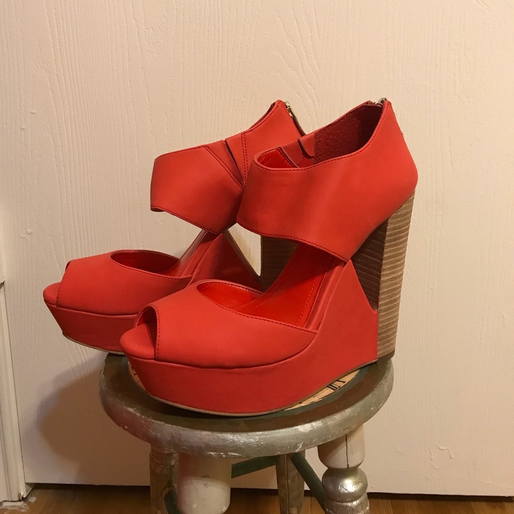BCBGeneration Velara Chilie Red Wedges